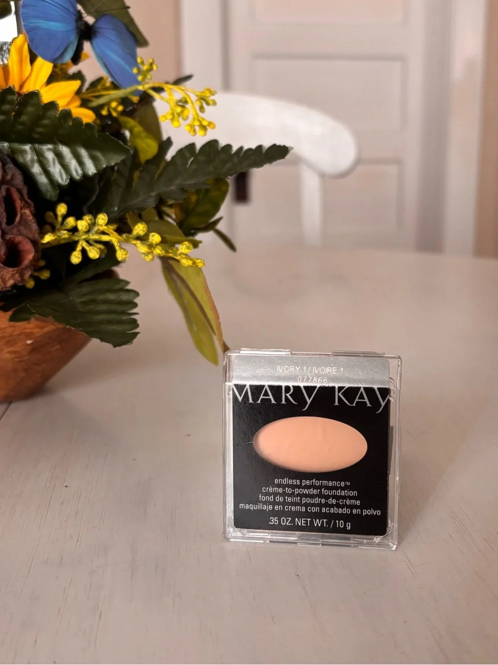 Mary Kay Endless Performance Cream to Powder Foundation - Ivory 1 shade